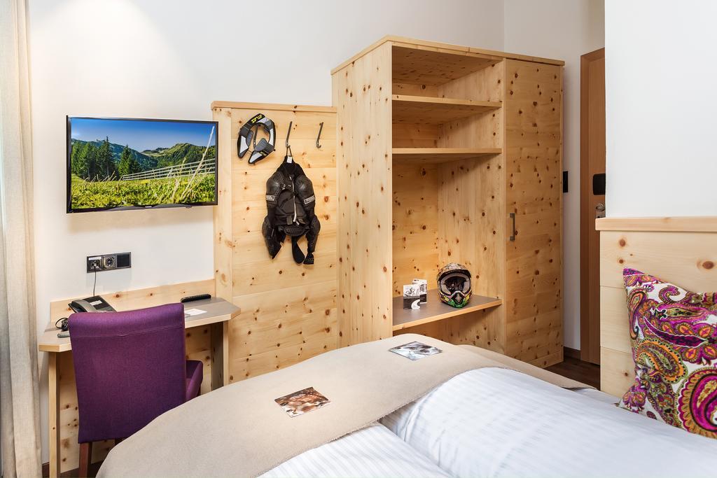 Hotel Talblick Saalbach-Hinterglemm Szoba fotó