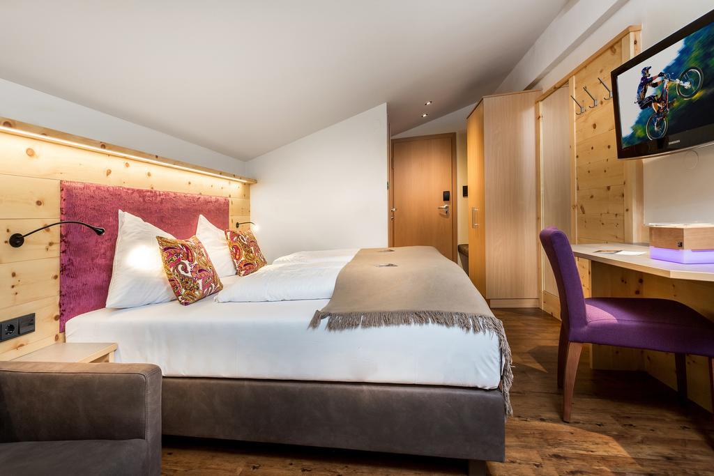 Hotel Talblick Saalbach-Hinterglemm Szoba fotó